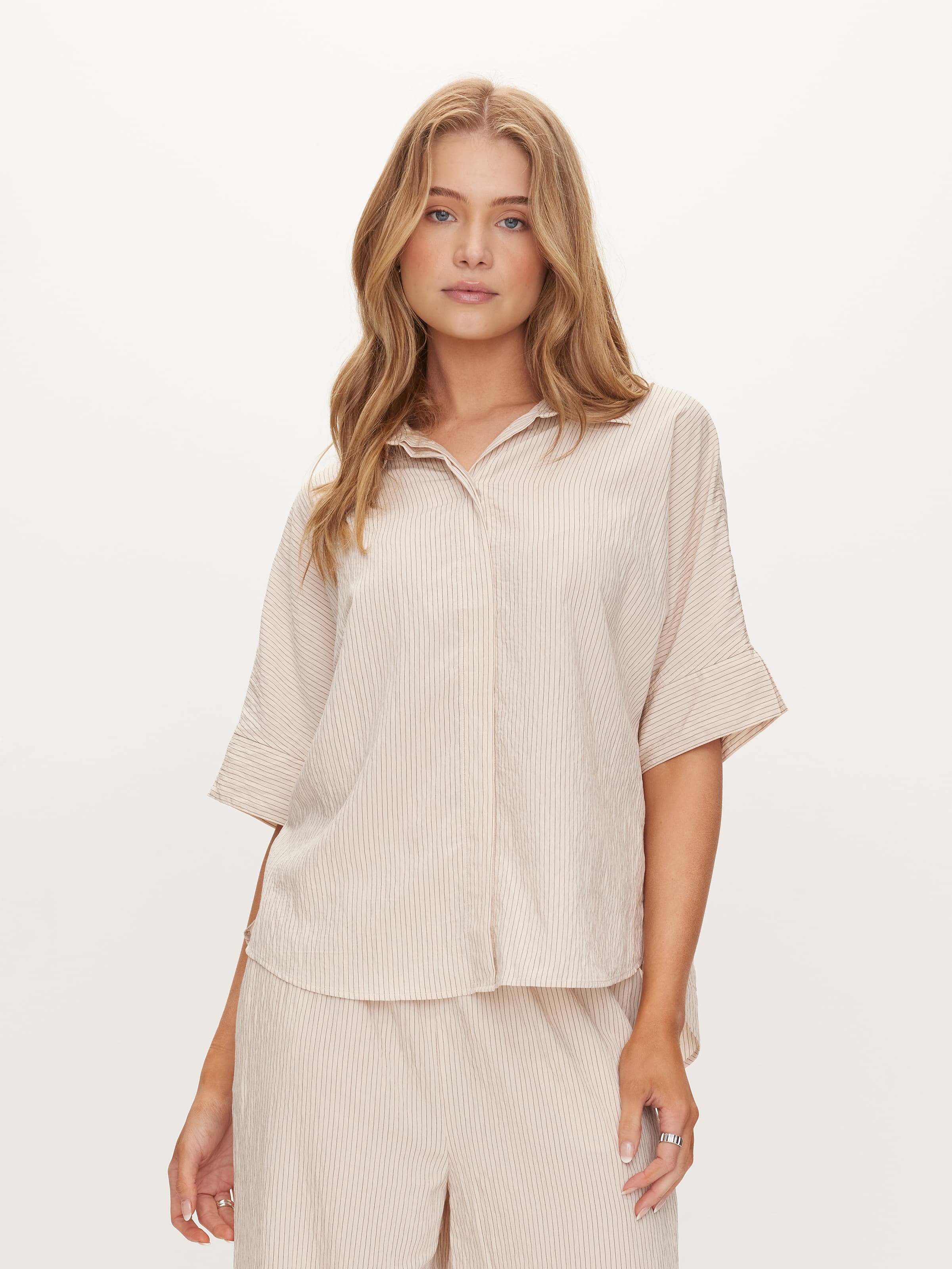 Lily Crinkle Short Sleeve Shirt