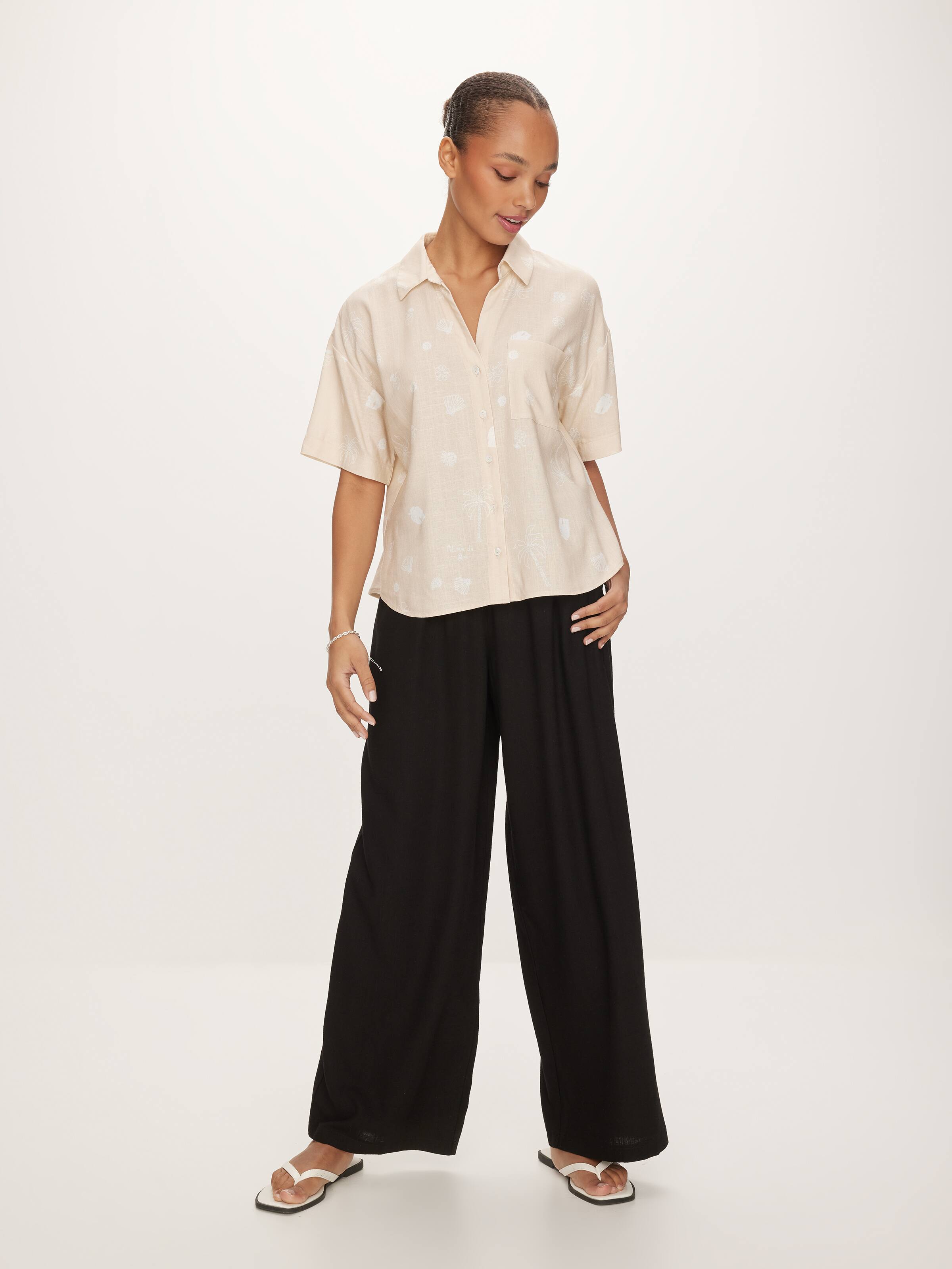 Dylan Pocket Front Short Sleeve Shirt