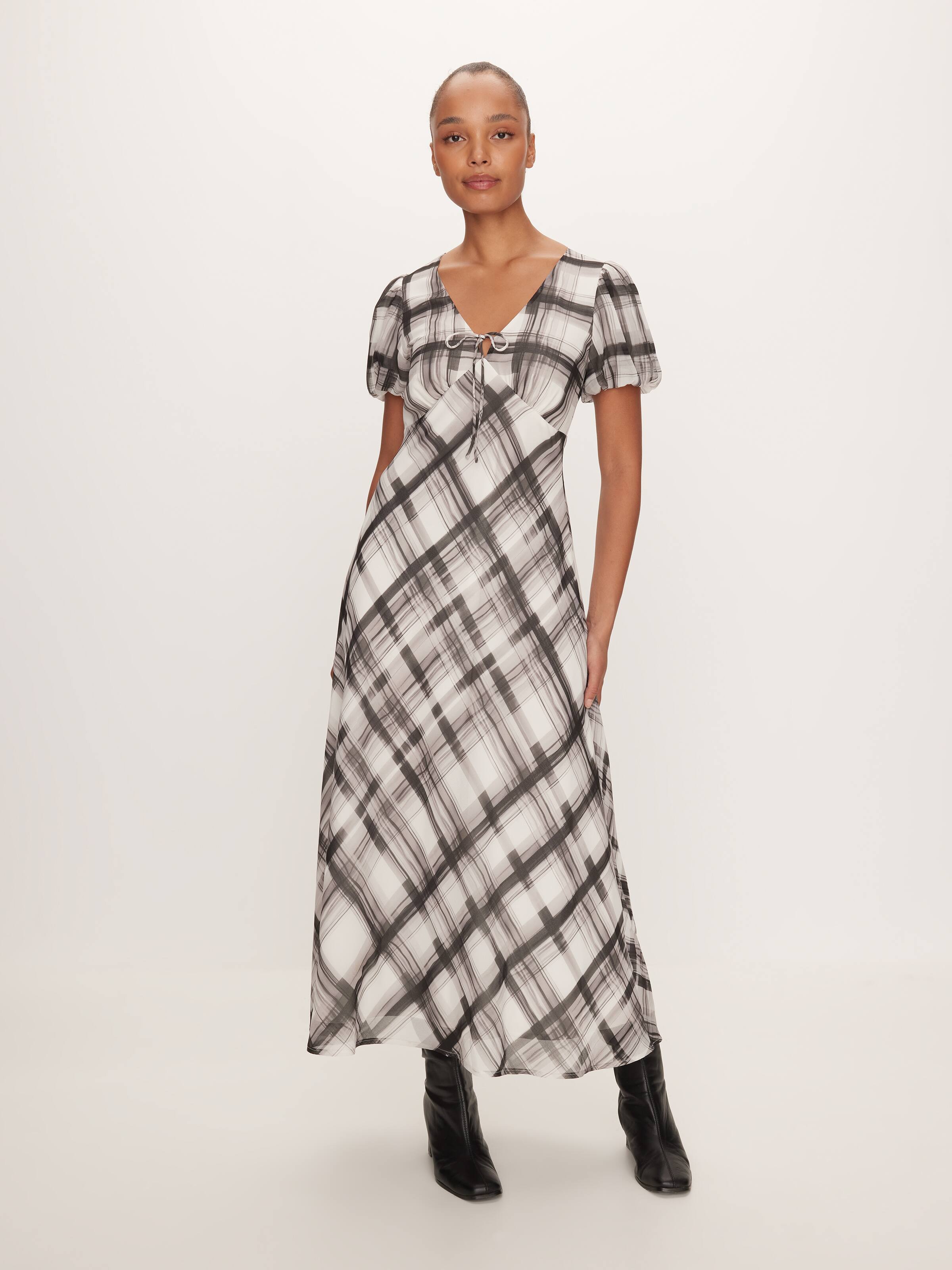 Aster Short Sleeve  Midi