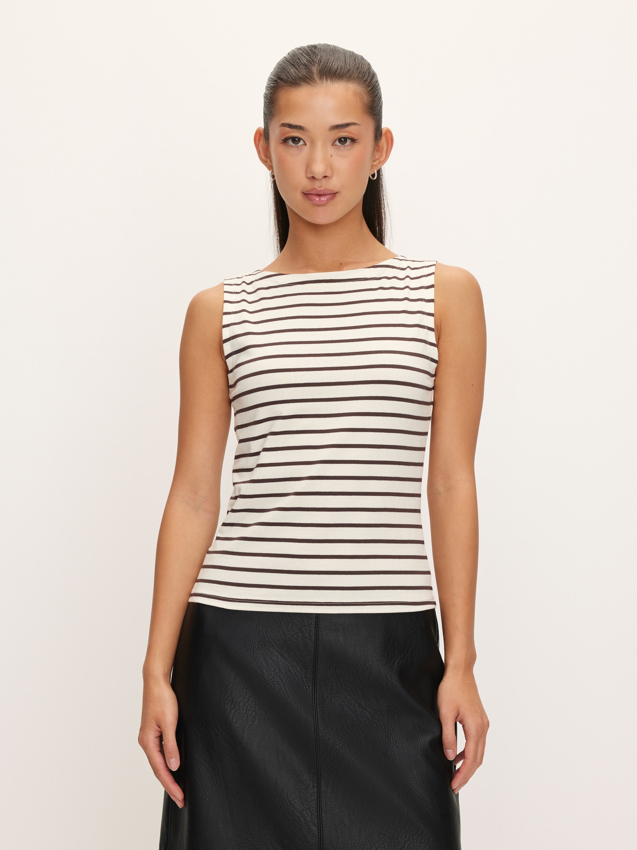 Boatneck Tank