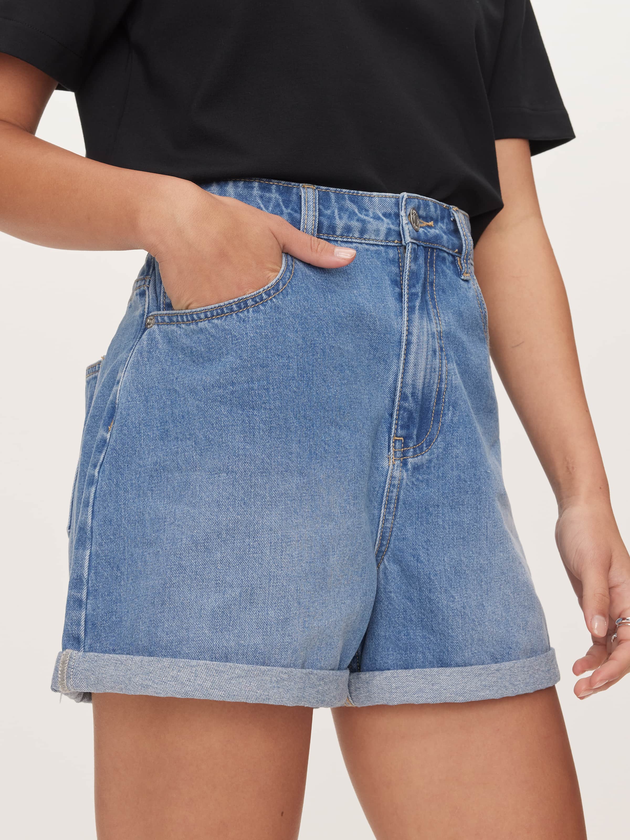 Olivia Mom Denim Short