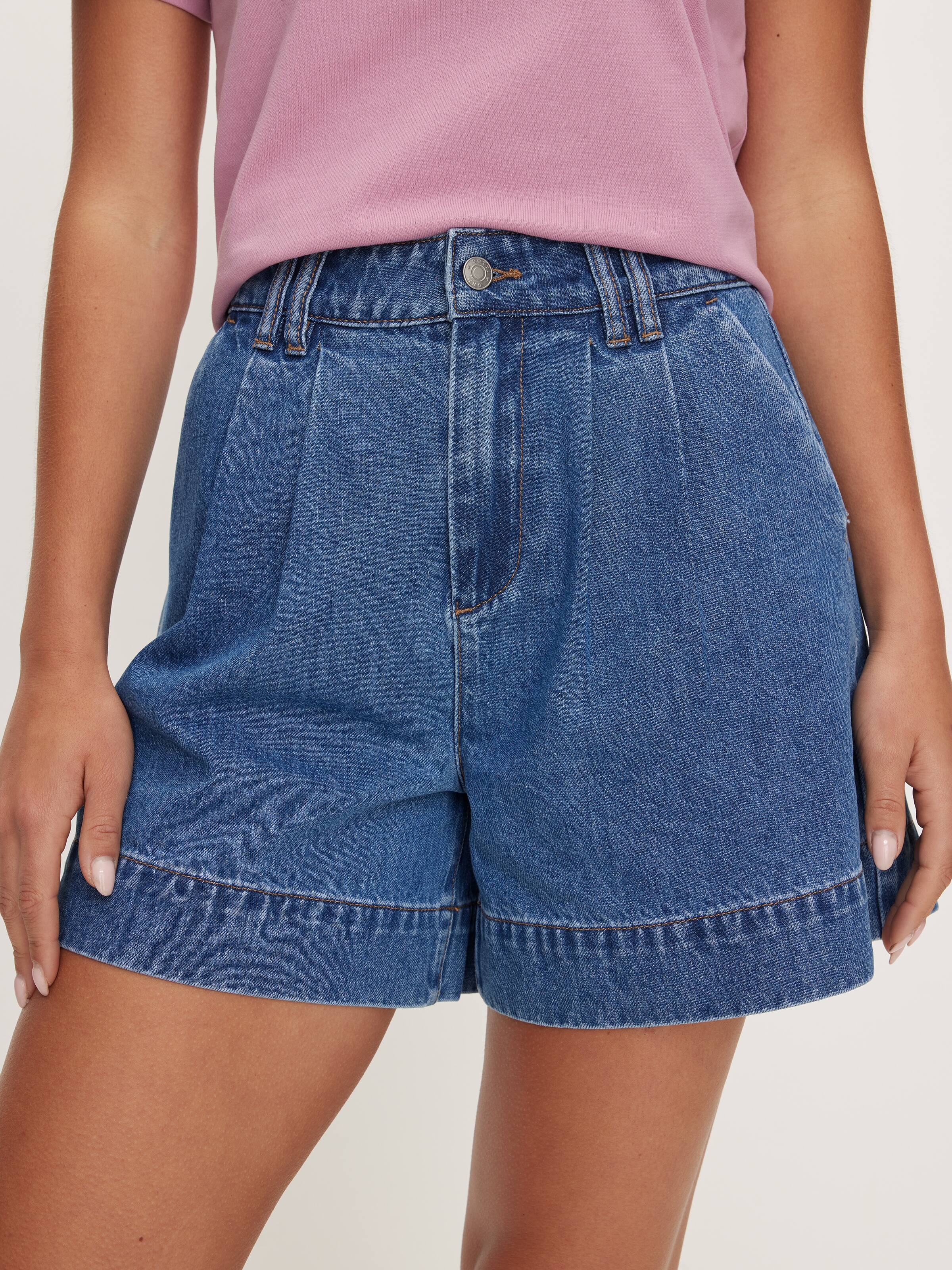 Gracie Pleat Front Short