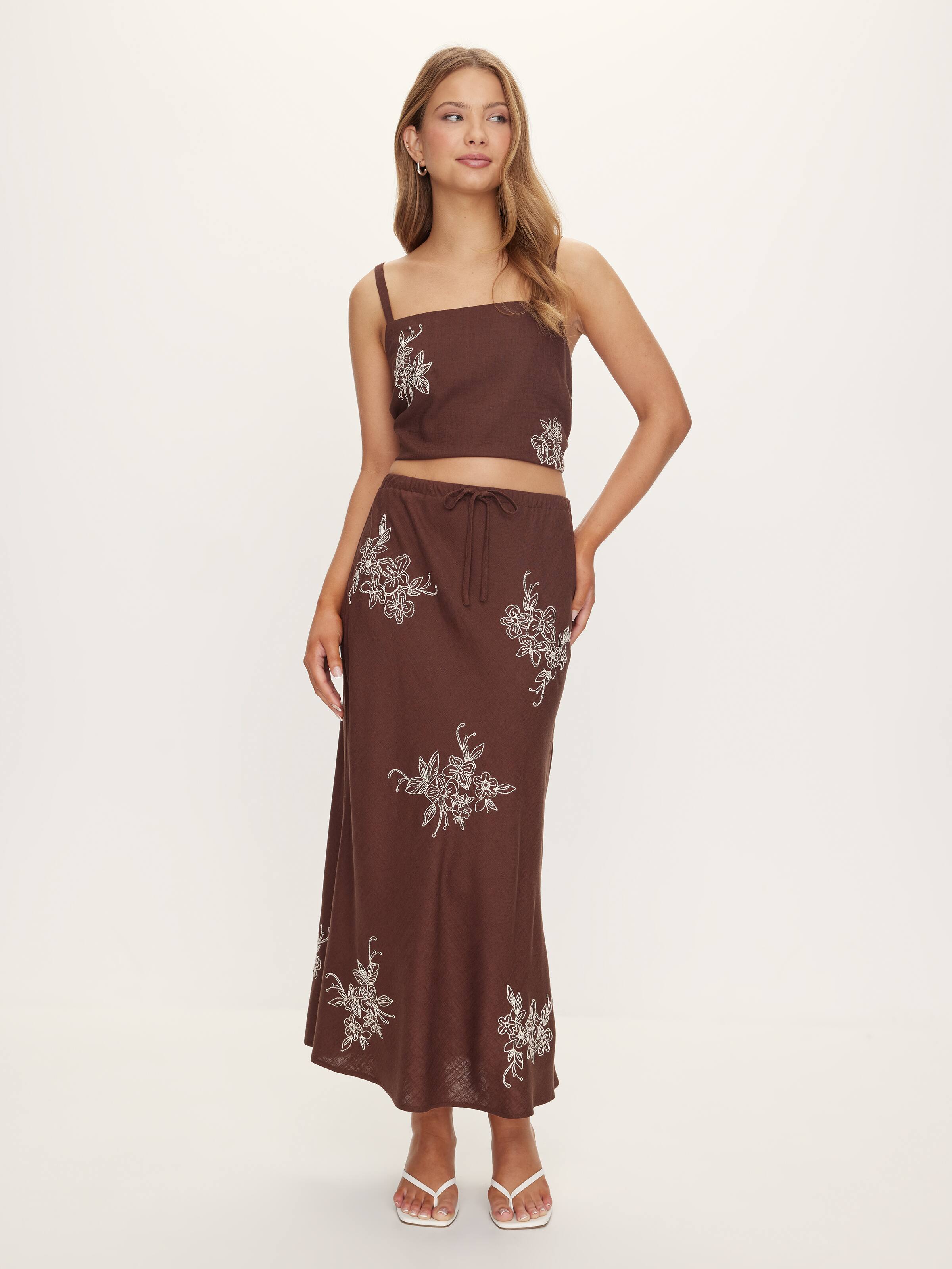 Gracella Embroidered Midi Skrt