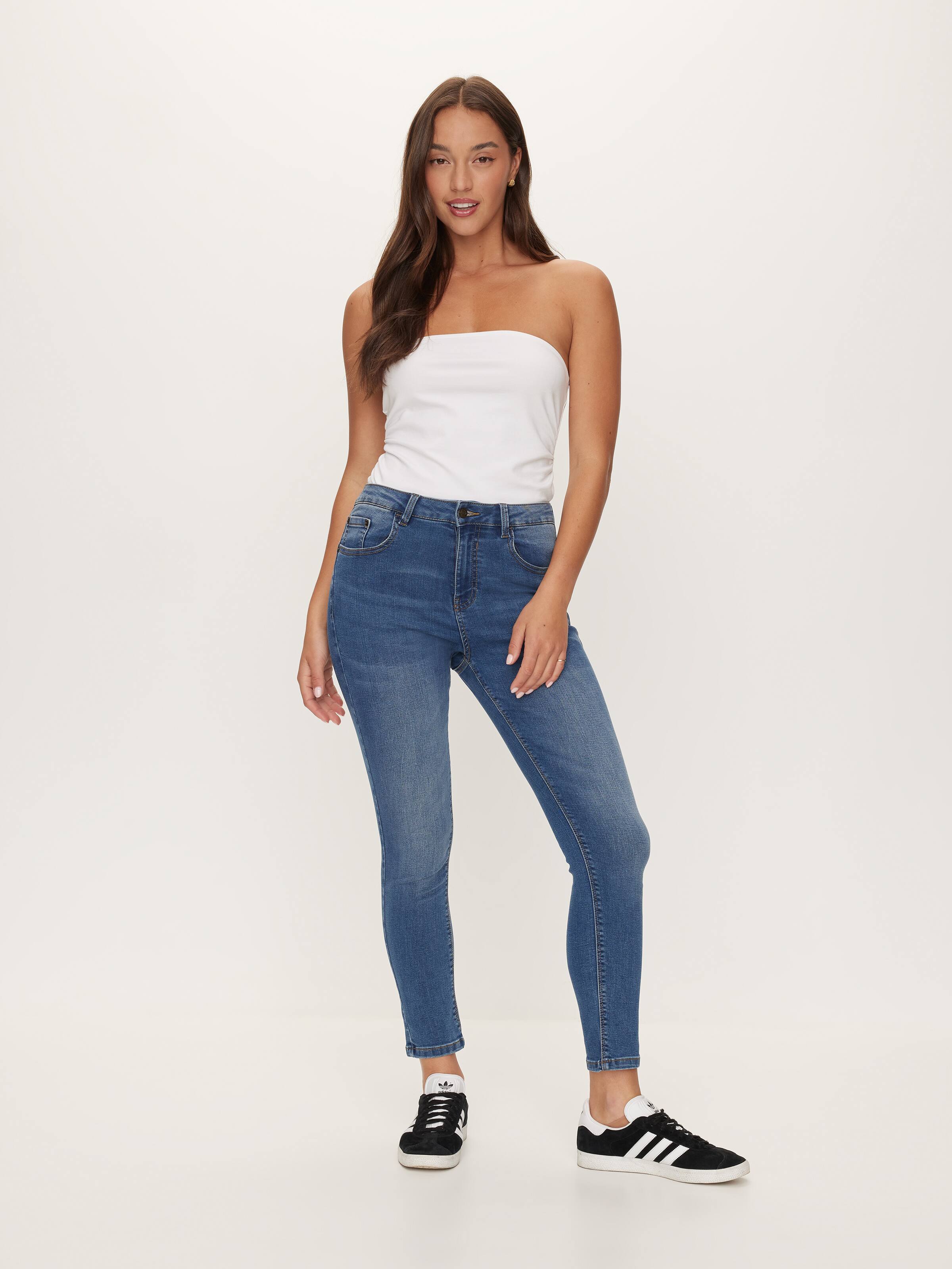Harper Highrise Cropped Jean