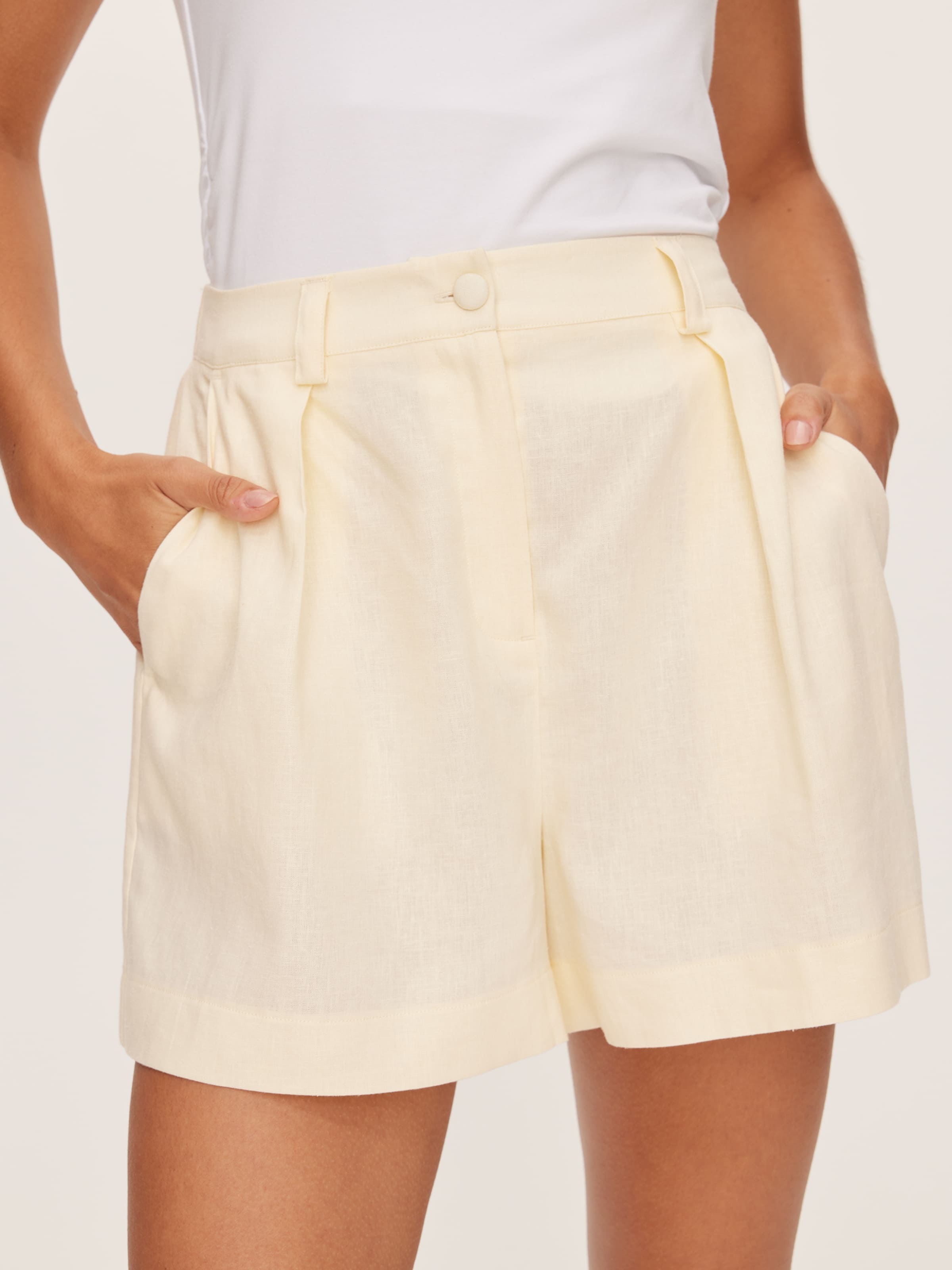 Hazel Linen Blend Shorts