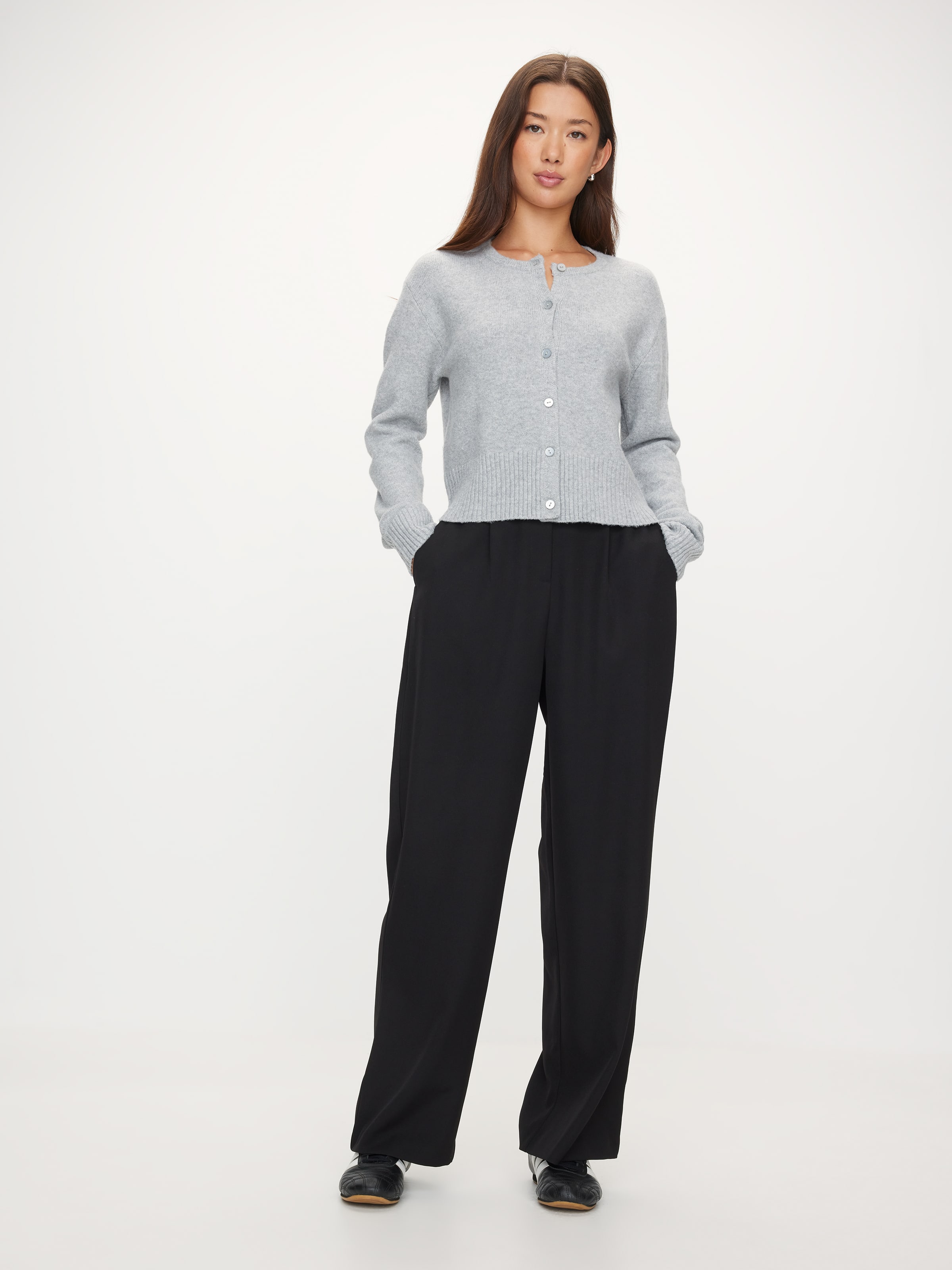 V Wintour Straight Leg