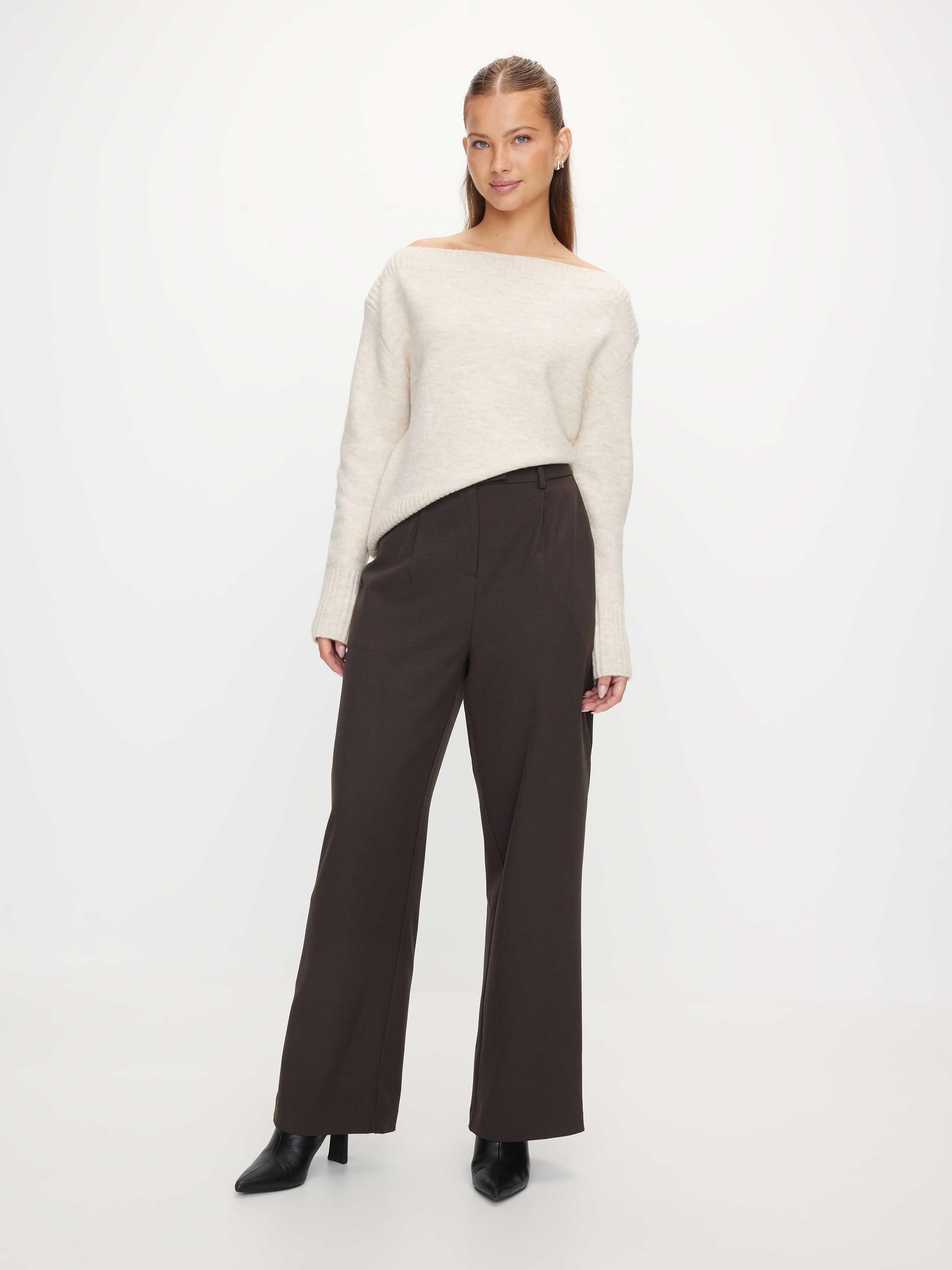 V Wintour Straight Leg