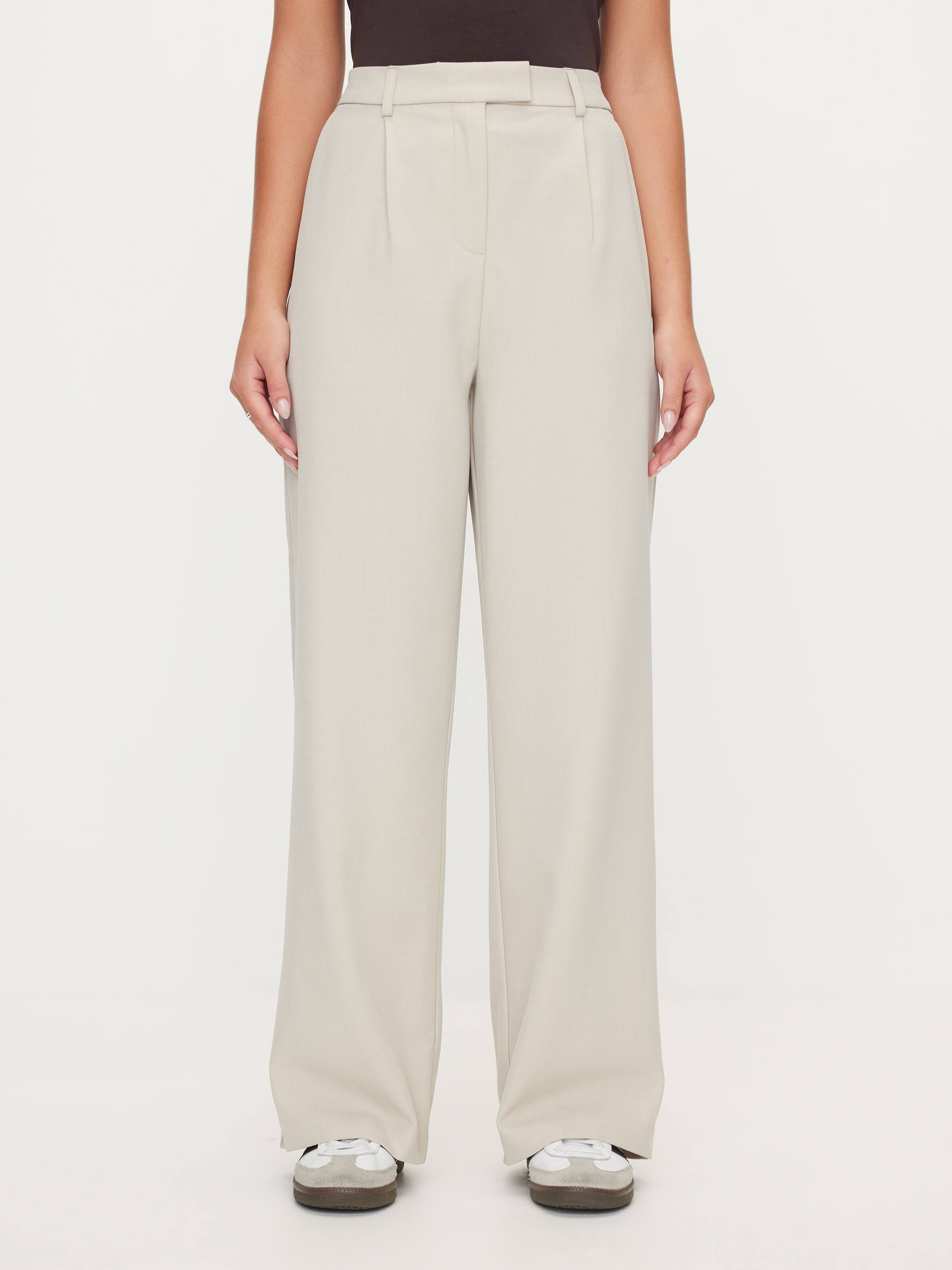 V Wintour Straight Leg