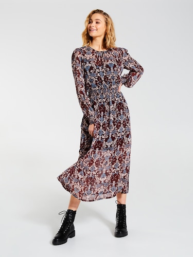 Extended Sleeve Cinched Top                                                                                                     