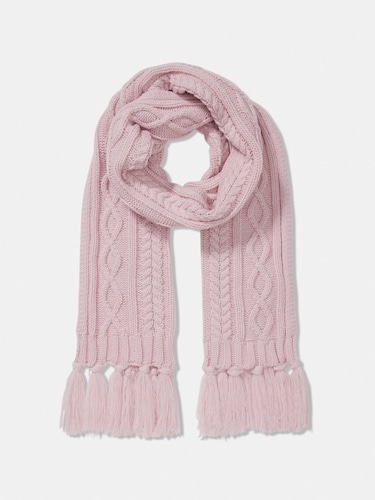 Callie Cable Scarf                                                                                                              